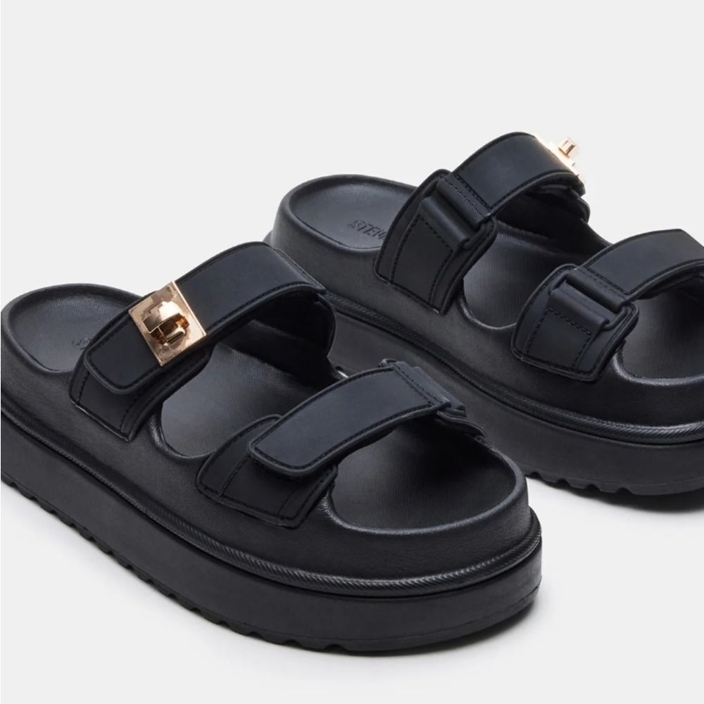 Steve Madden Bigschmona Jelly Sandals- Black